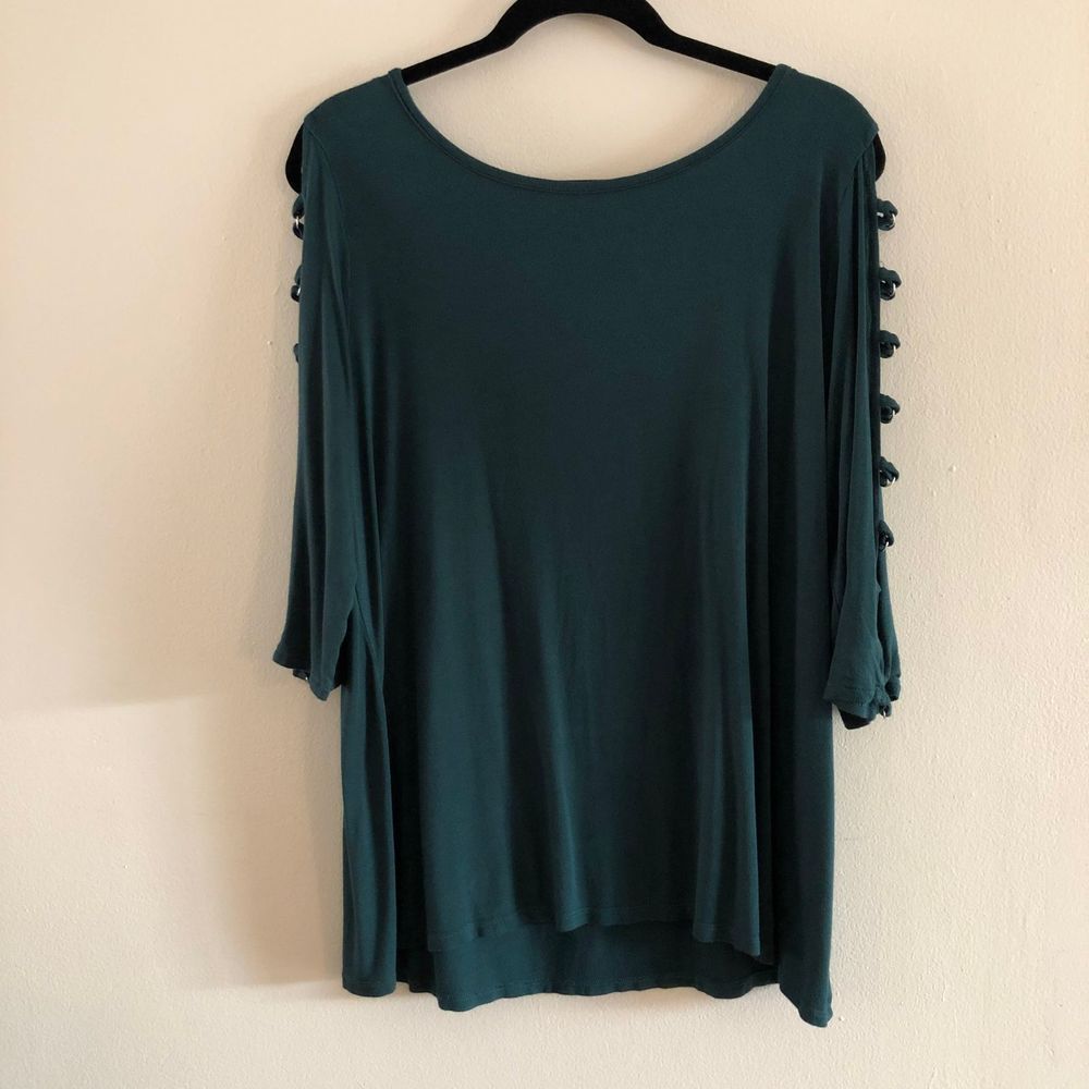 French Laundry Emerald Cutout Looped Sleeves Top